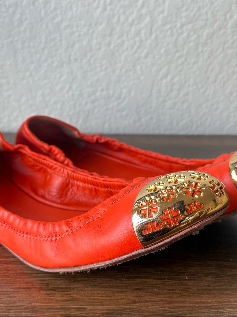 Tory Burch Orange Leather Ballet Flats with Gold Cap Toe - Picture 4 of 12